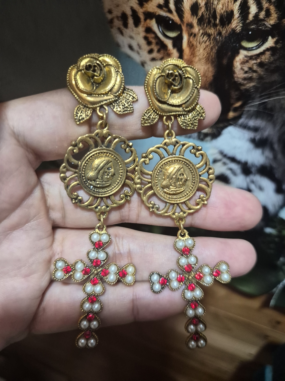 Fashion Gold-Tone Floral Medallion Drop Earrings with White Pearls and